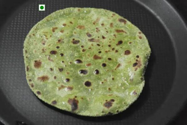 Palak Paratha (1 pc)